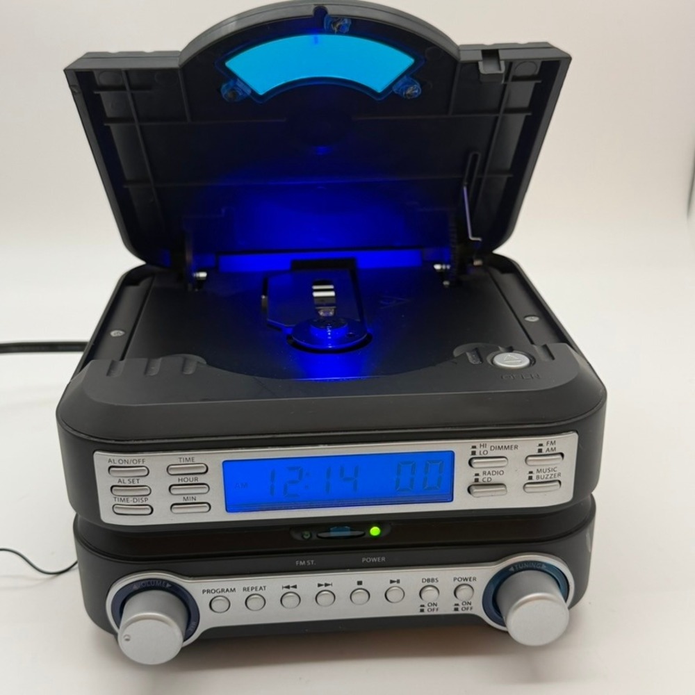 Sylvania SRCD159PL-E Micro Hi-Fi System CD Player AM FM Radio Blue Backlit LCD